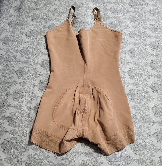 High compression shapewear - Picture 2 of 11